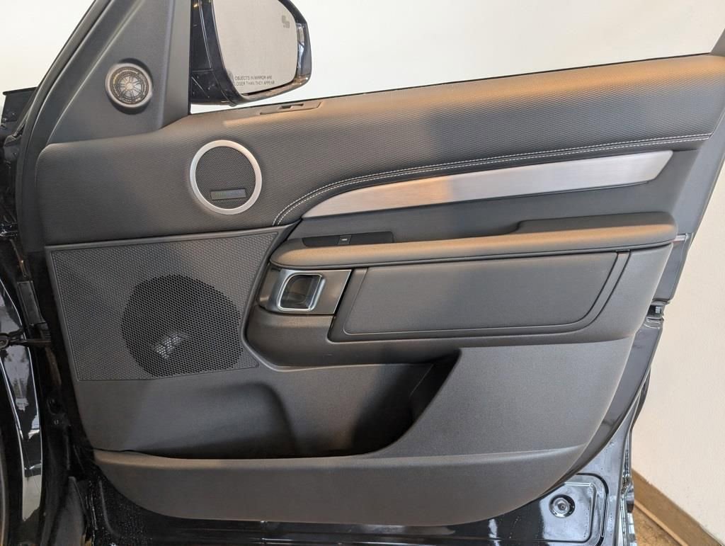 New 2026 Land Rover Discovery Limited Edition image 34