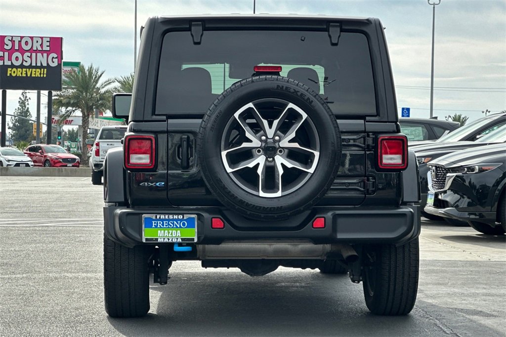 Used 2024 Jeep Wrangler Unlimited image 7