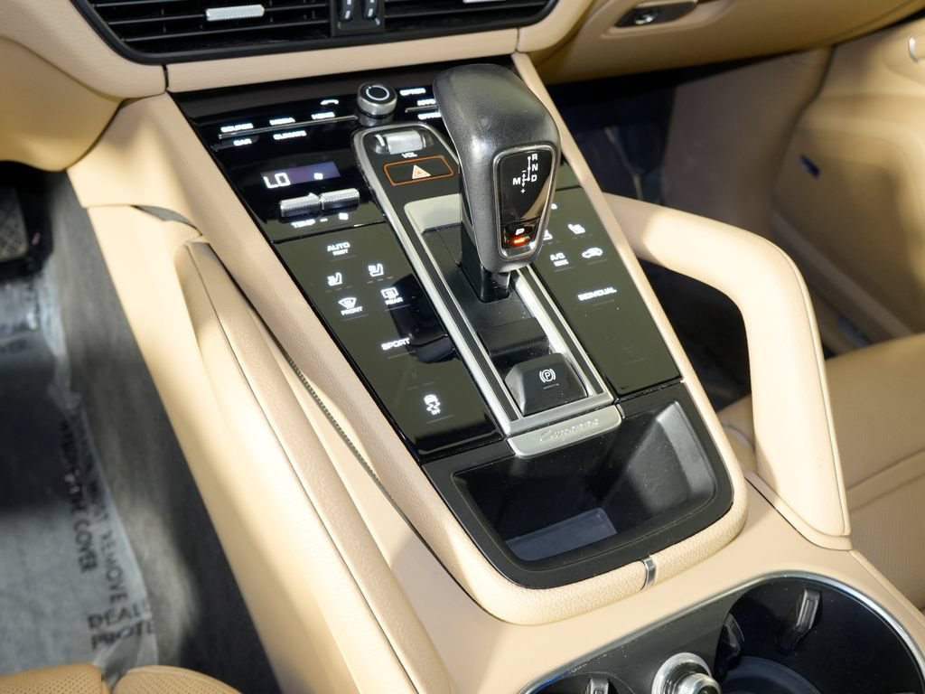 Certified 2023 Porsche Cayenne Platinum Edition AWD/4WD image 34