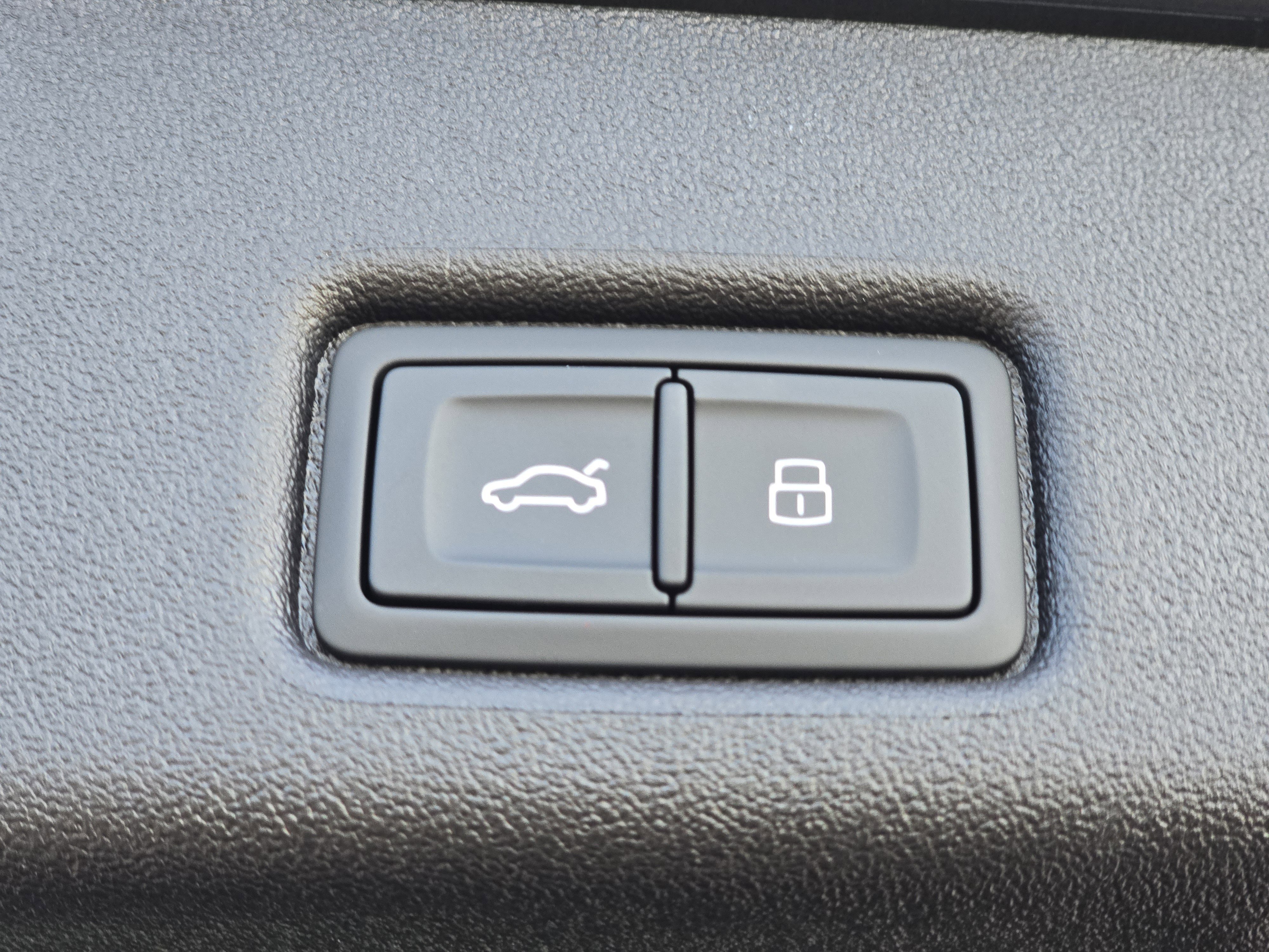 New 2025 Audi Q5 Premium Plus image 17