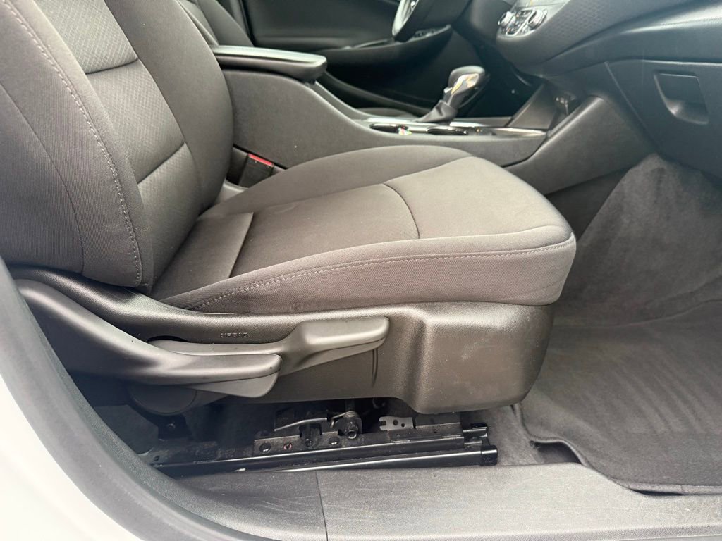 Used 2024 Chevrolet Malibu LT FWD image 23