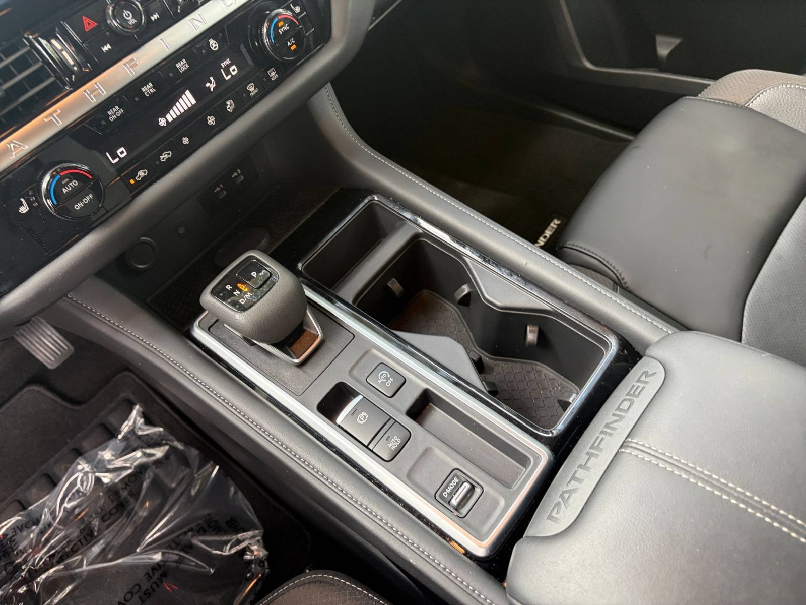 Used 2026 Nissan Pathfinder SL FWD image 43