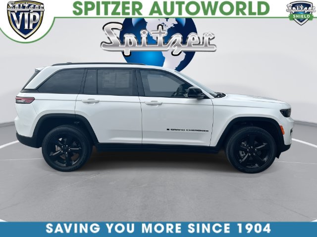 Used 2023 Jeep Grand Cherokee Altitude AWD/4WD image 11