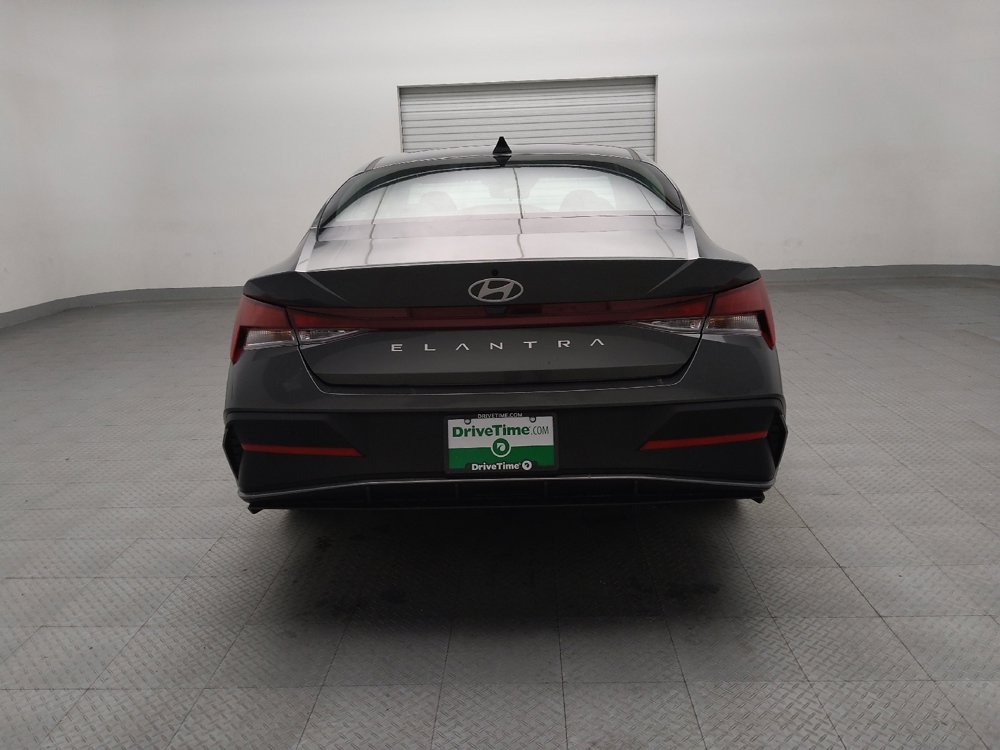 Used 2025 Hyundai Elantra SE image 7