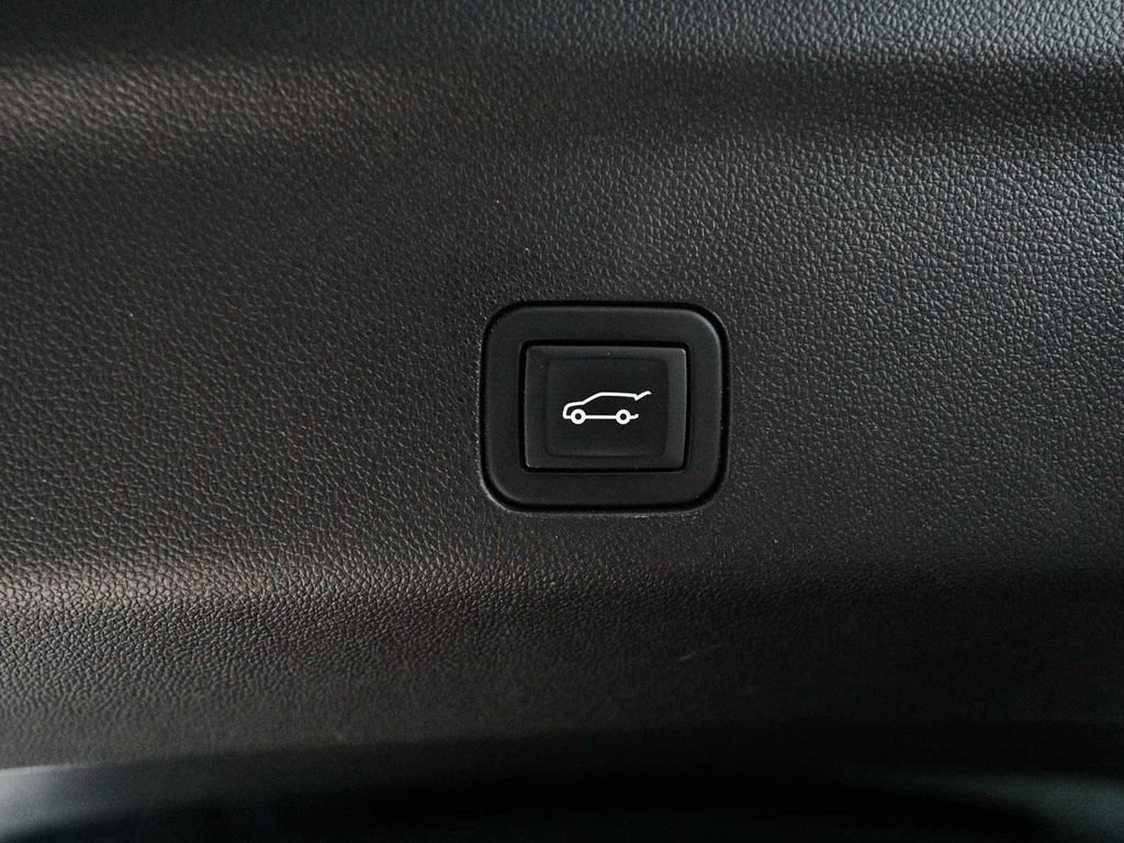 Used 2023 GMC Yukon Denali image 47