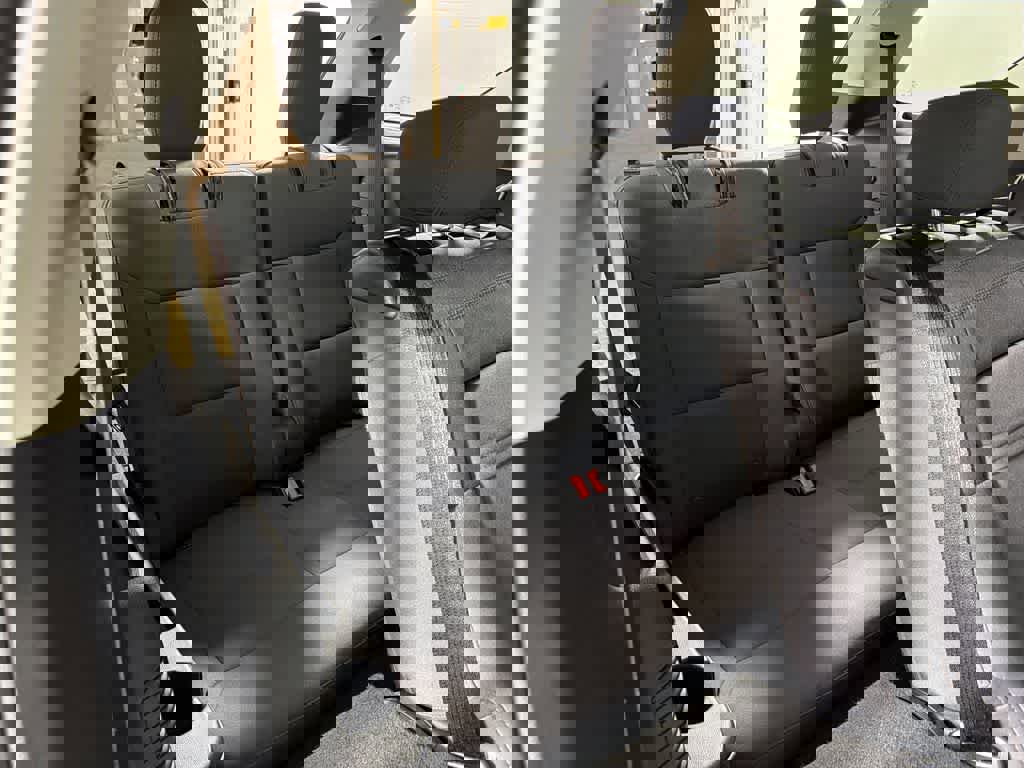 Used 2025 Ford Explorer Active image 25