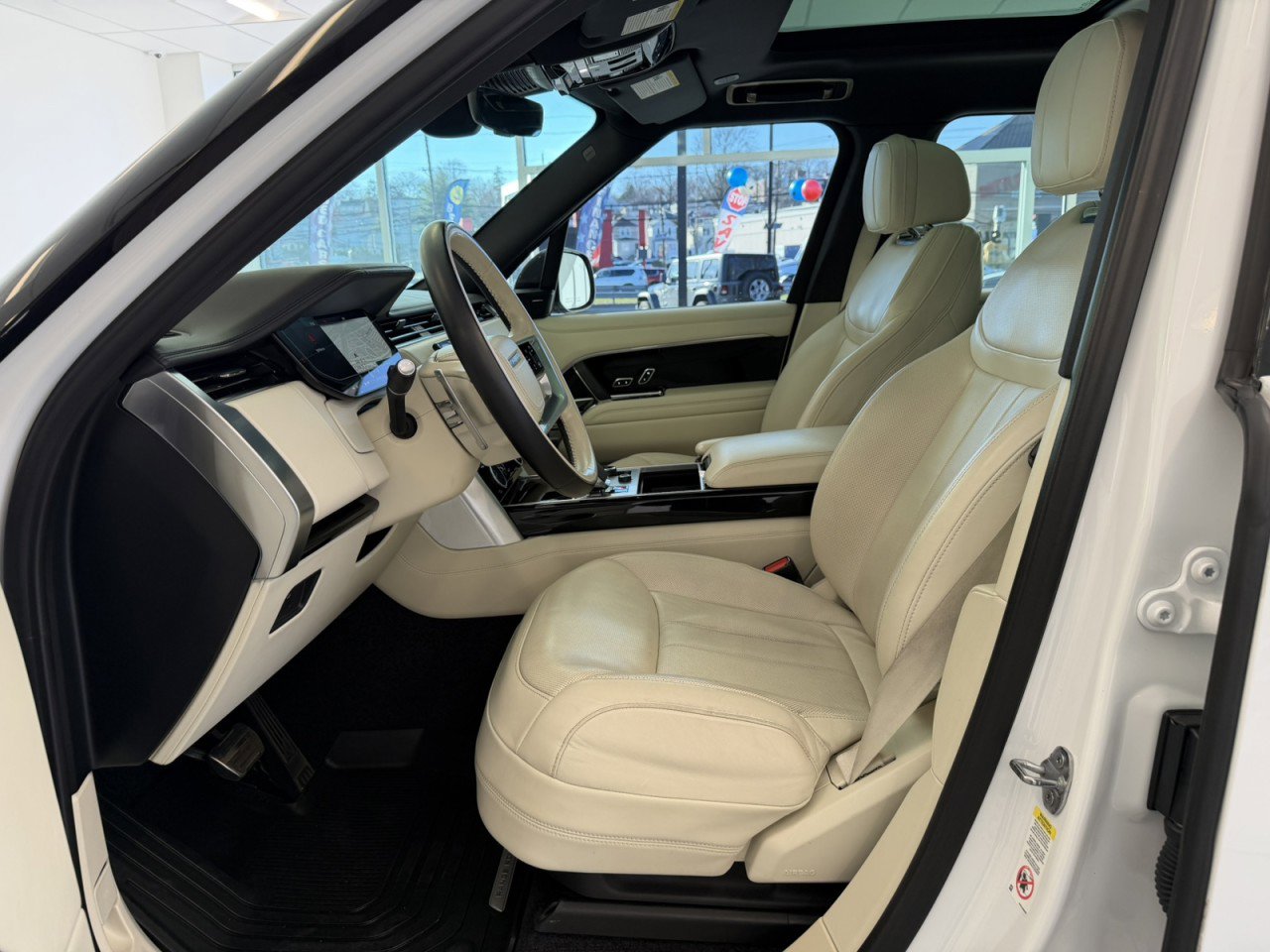 Used 2023 Land Rover Range Rover SE AWD/4WD image 23