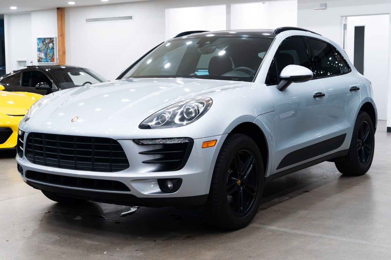 Used 2017 Porsche Macan image 1