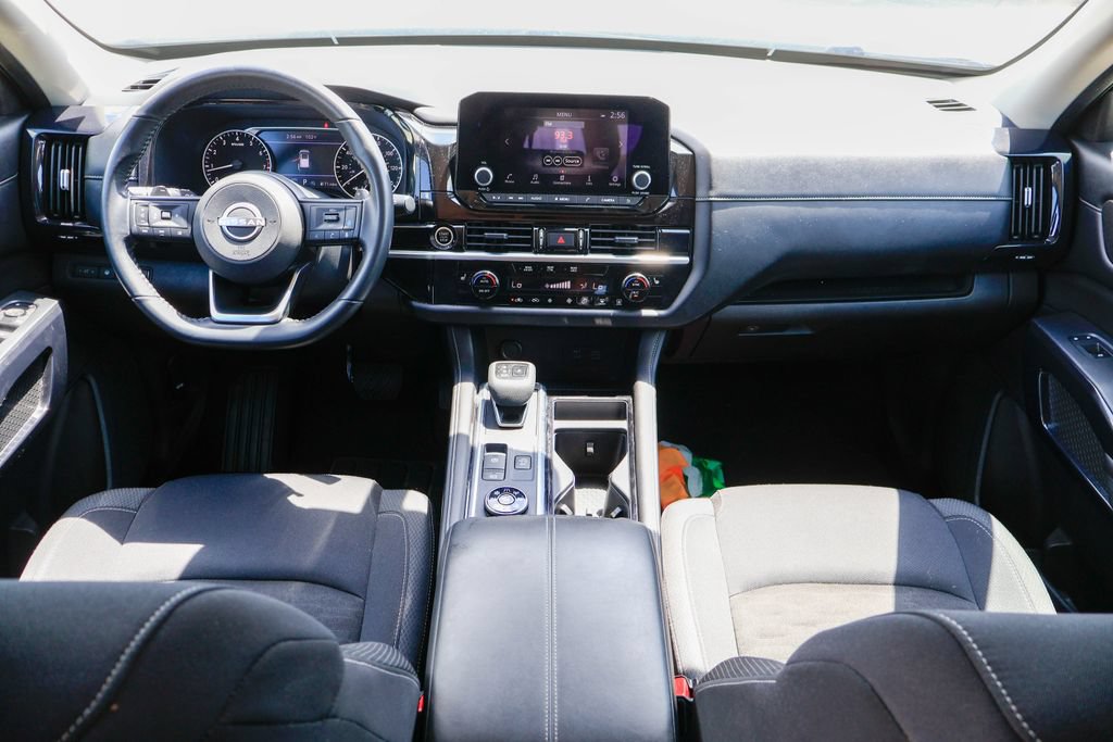 Used 2024 Nissan Pathfinder SV AWD/4WD image 6