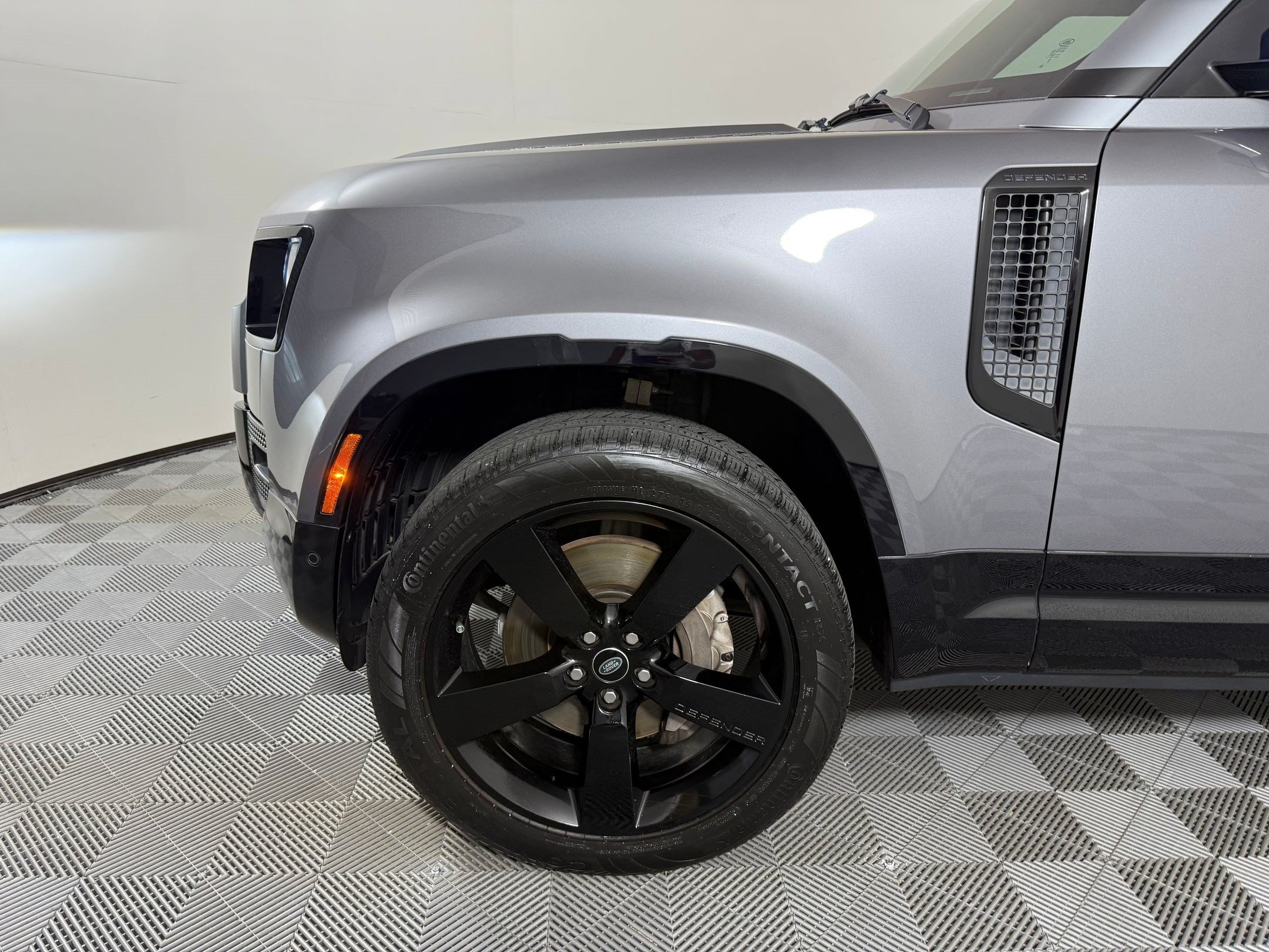 Used 2022 Land Rover Defender 110 X-Dynamic HSE AWD/4WD image 12