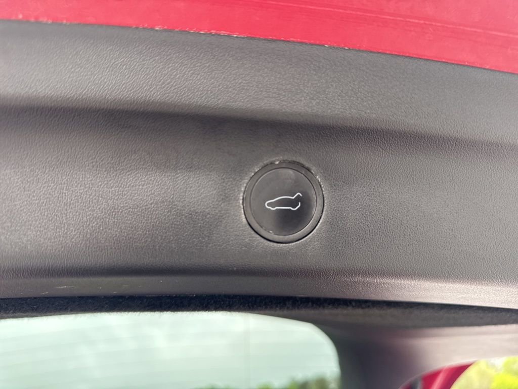 Used 2022 Tesla Model Y Performance image 32