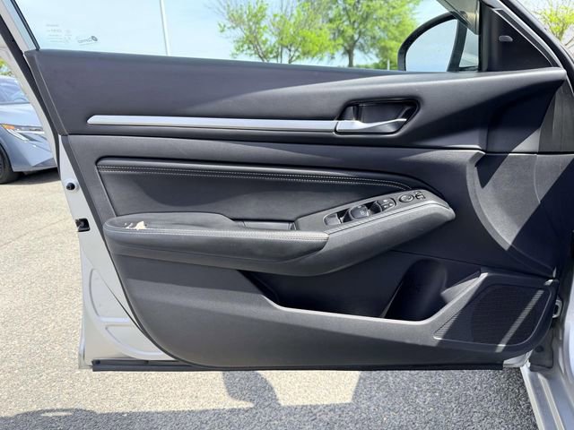 Used 2019 Nissan Altima 2.5 SV image 14