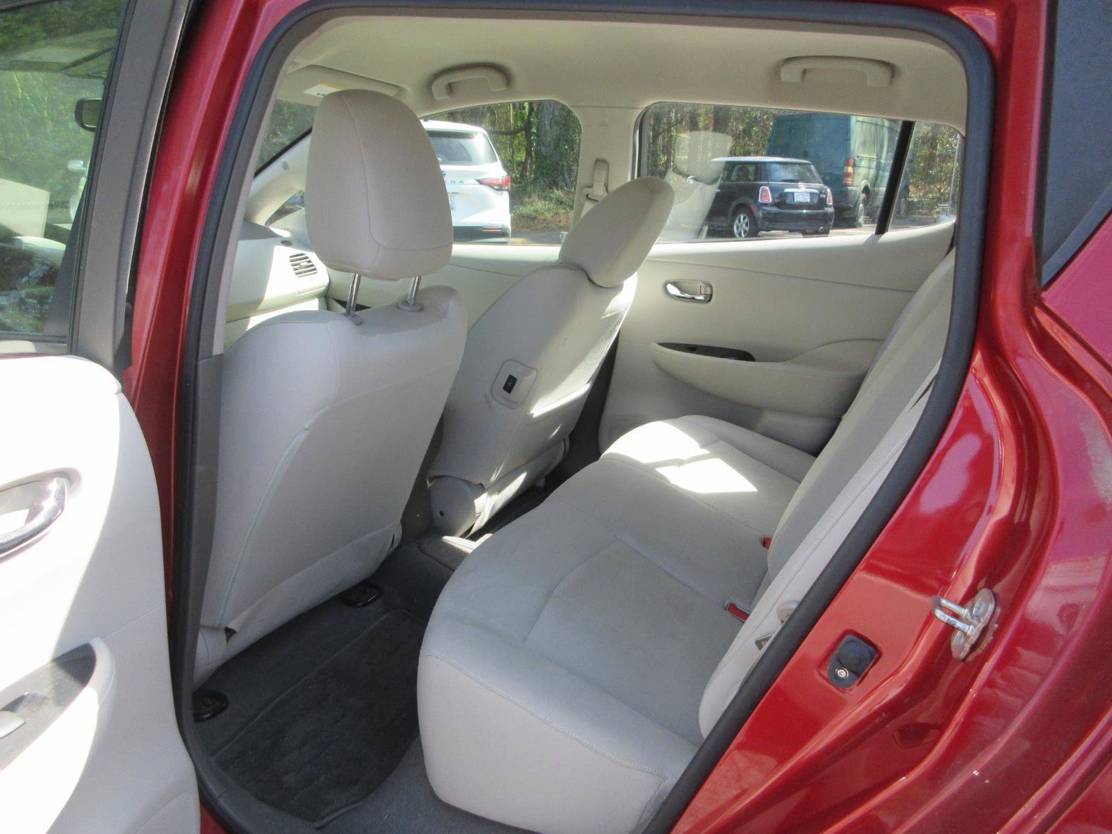 Used 2012 Nissan Leaf SL image 12