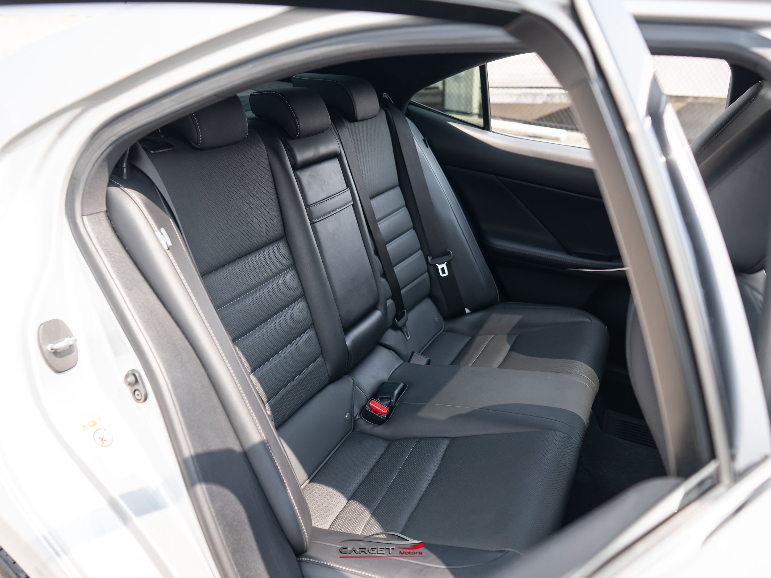 Used 2018 Lexus IS 300 F Sport w/ F Sport Package RWD image 18