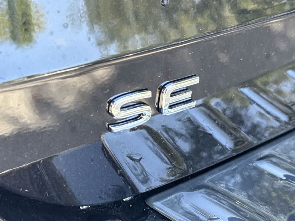 New 2026 Volkswagen Taos SE FWD image 11