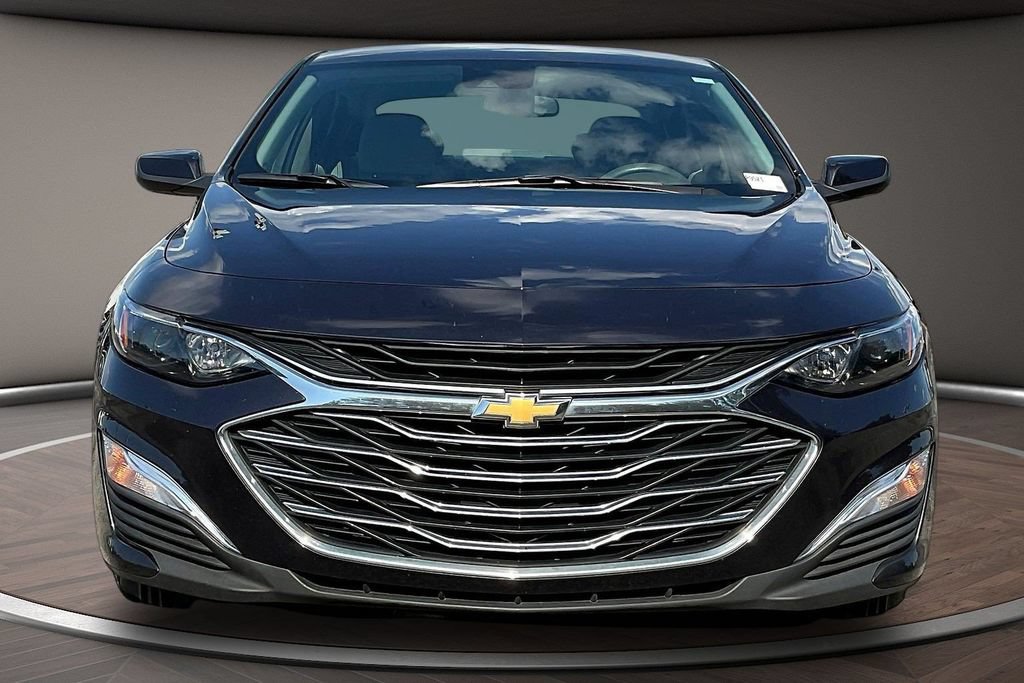 Used 2022 Chevrolet Malibu LS w/ Driver Confidence Package II FWD image 2