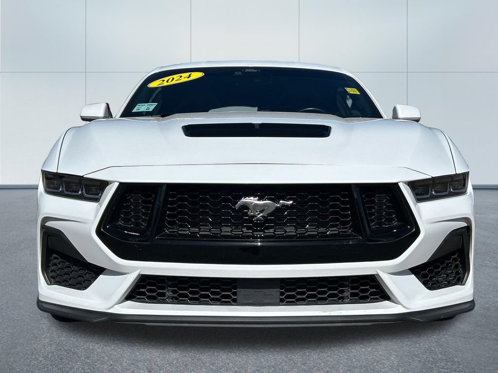 Used 2024 Ford Mustang GT RWD image 3