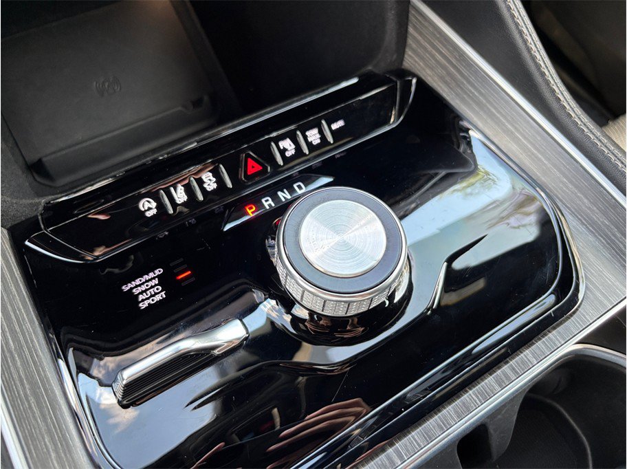 Used 2024 Jeep Wagoneer Series II AWD/4WD image 40