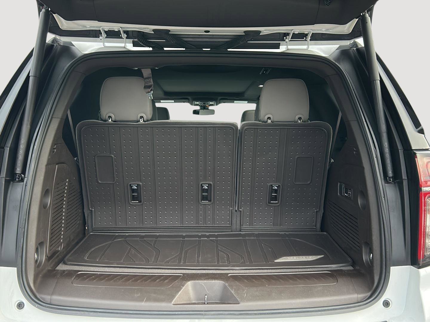 Used 2022 Chevrolet Tahoe LT w/ Luxury Package image 11