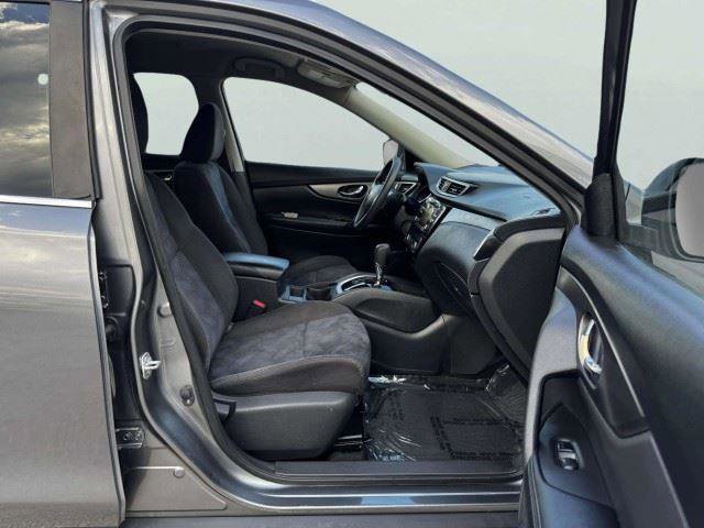 Used 2015 Nissan Rogue SV FWD image 45