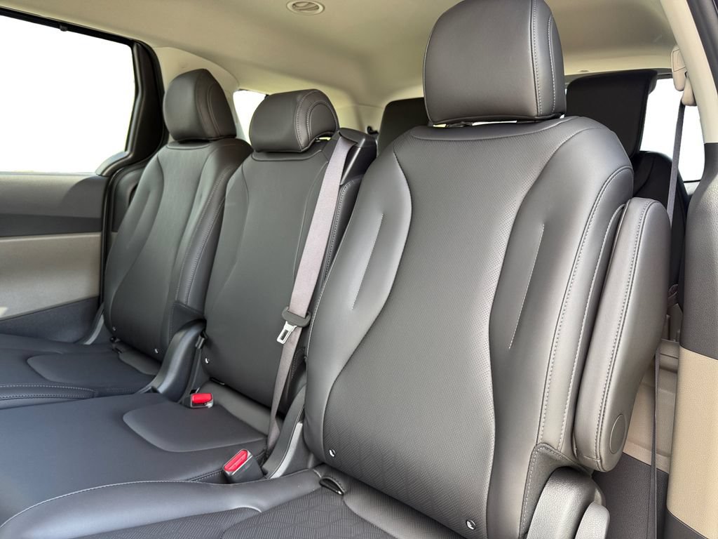 New 2026 Kia Carnival EX FWD image 14