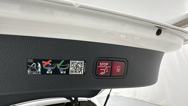 Used 2024 Mercedes-Benz GLC 300 4MATIC image 17