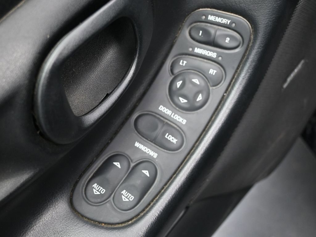 Used 2003 Chevrolet Corvette Convertible w/ Preferred Equipment Group1 image 21