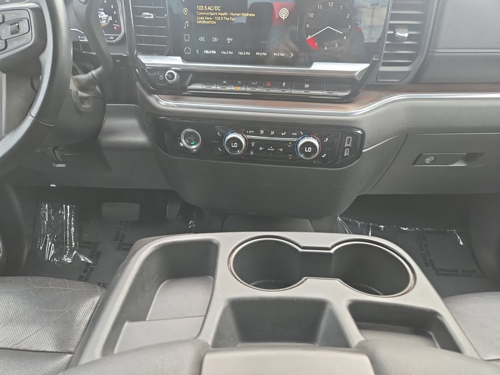 Used 2024 GMC Sierra 1500 SLT AWD/4WD image 12