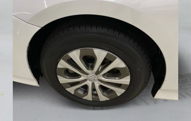 Used 2021 Toyota Prius Prime XLE FWD image 18