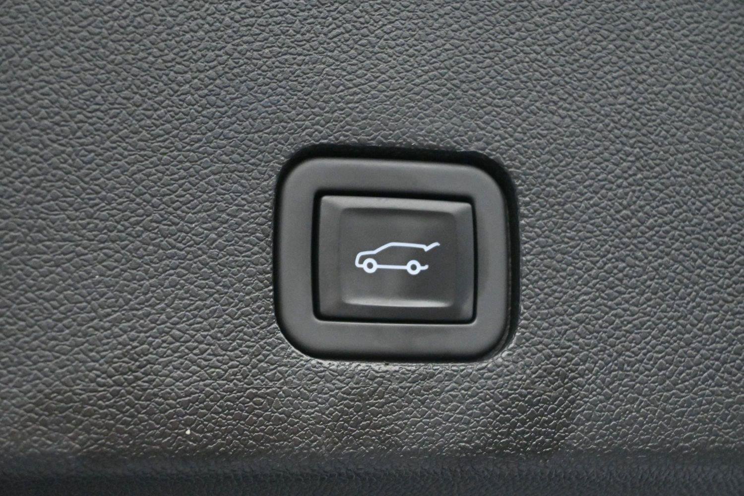 Used 2024 Cadillac XT6 Luxury FWD image 11