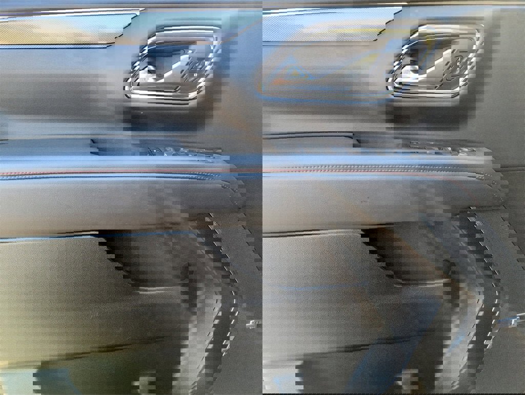 Used 2021 Chevrolet Tahoe RST w/ Luxury Package image 16