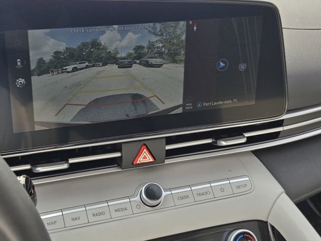 Certified 2025 Hyundai Elantra Limited FWD image 24