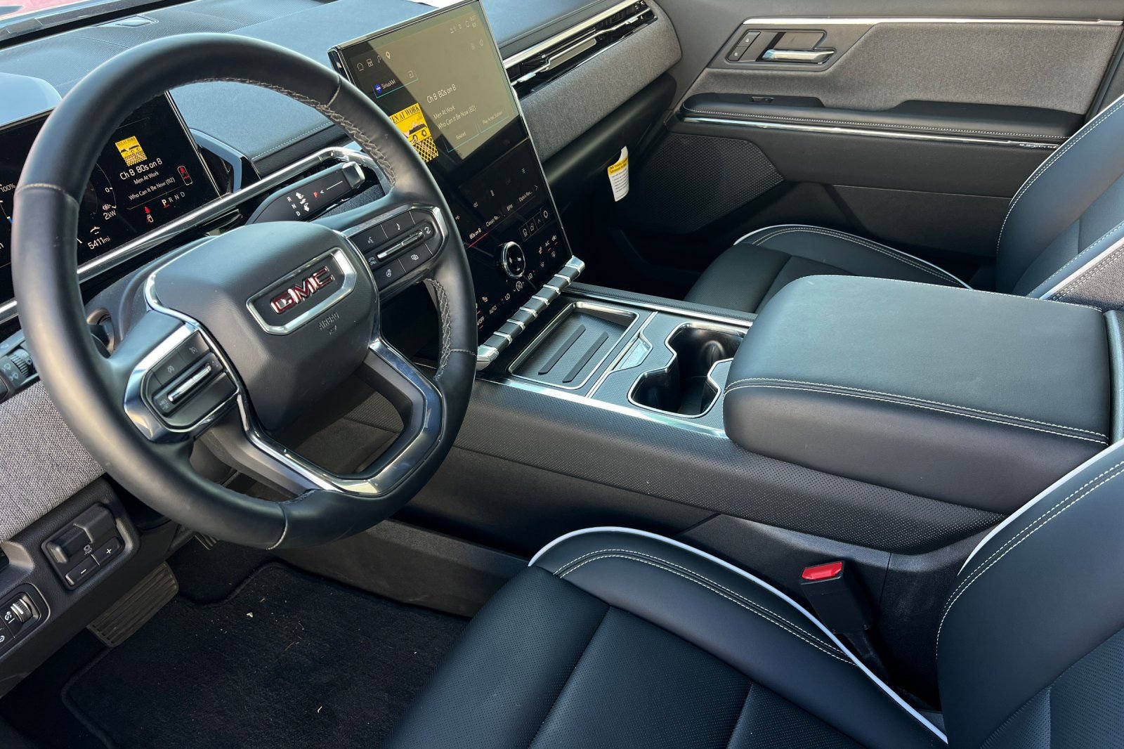 Used 2026 GMC Sierra EV Elevation w/ LPO, Elevation Dark Package AWD/4WD image 12