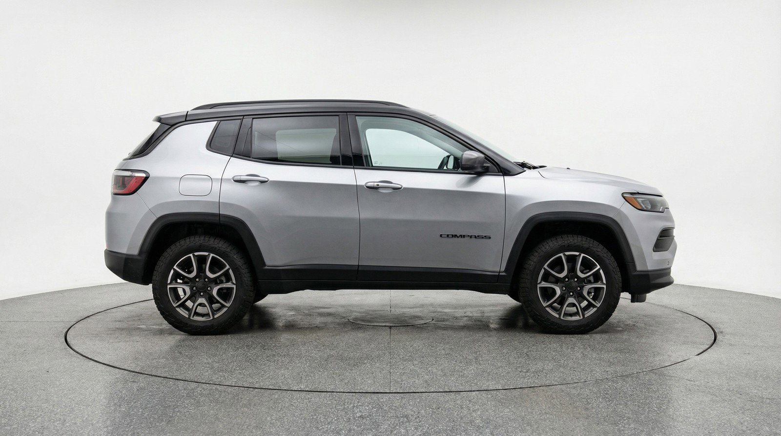 Used 2025 Jeep Compass Trailhawk AWD/4WD image 11