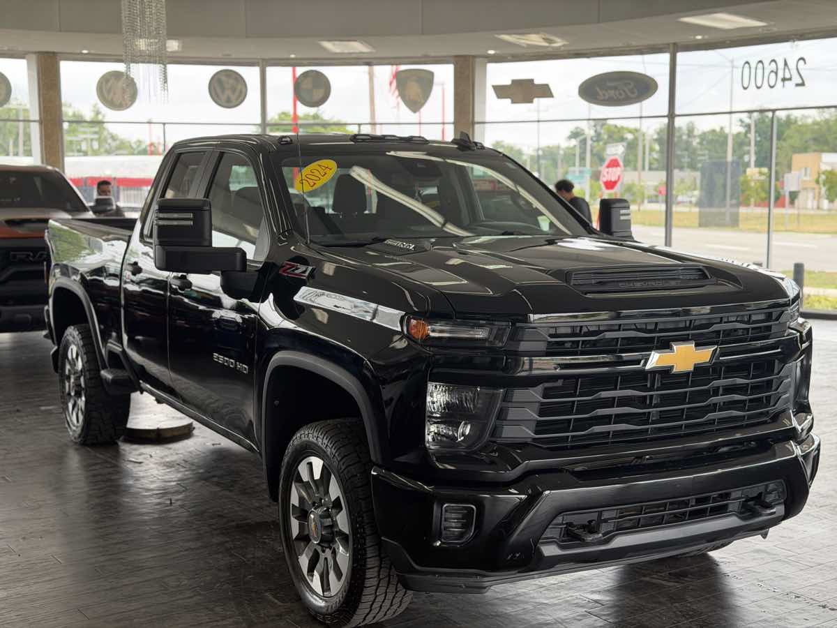 Used 2024 Chevrolet Silverado 2500 Custom w/ Custom Convenience Package