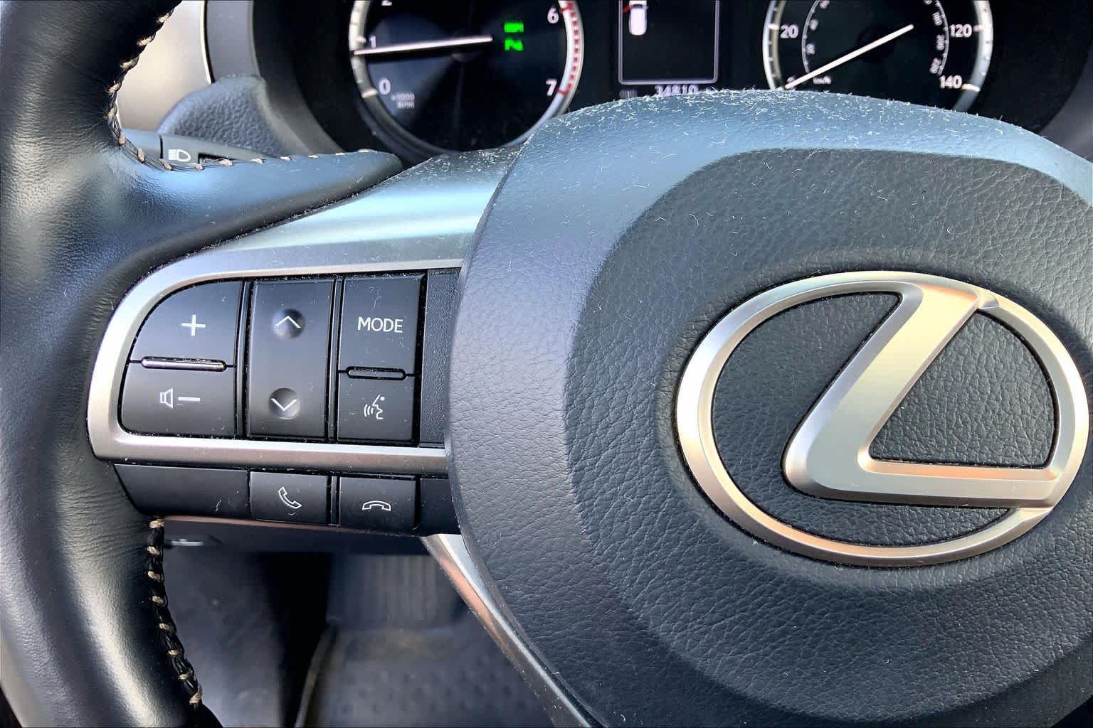 Used 2023 Lexus GX 460 Luxury w/ Sport Design Package AWD/4WD image 24