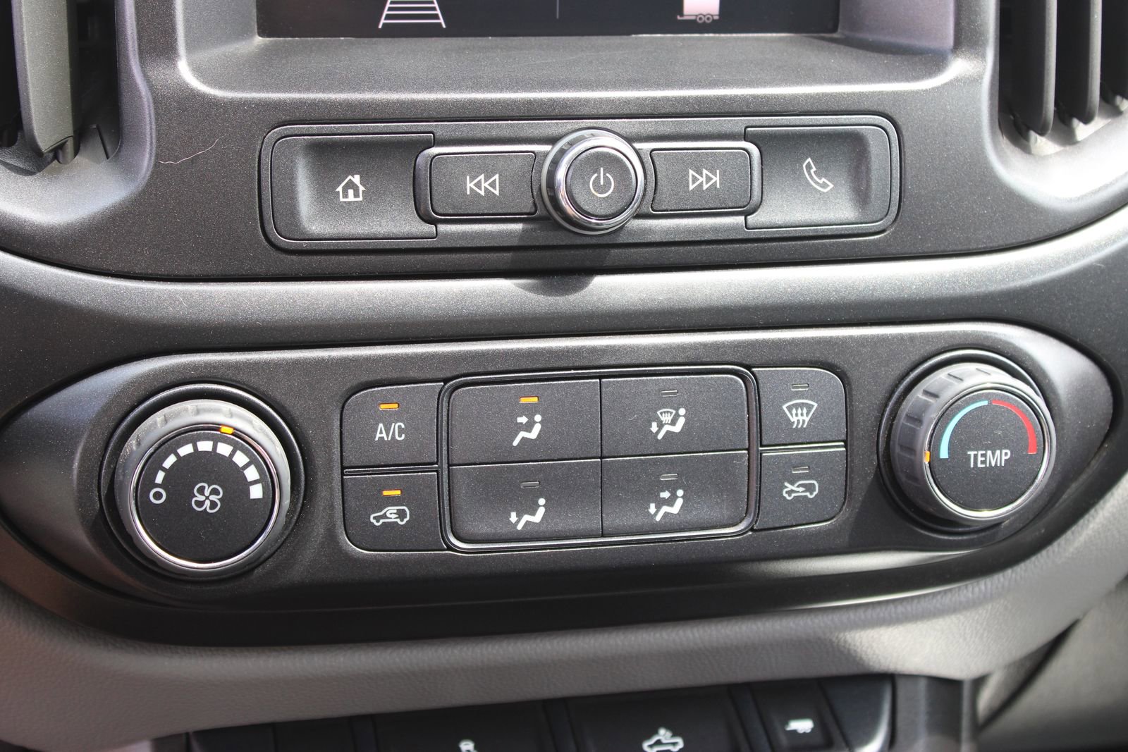 Used 2022 Chevrolet Colorado W/T AWD/4WD image 16