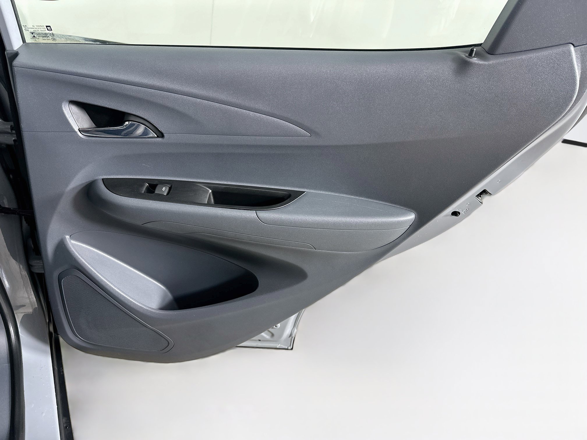 Used 2020 Chevrolet Bolt LT FWD image 28