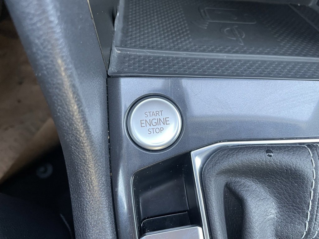 Used 2024 Volkswagen Tiguan SE image 14