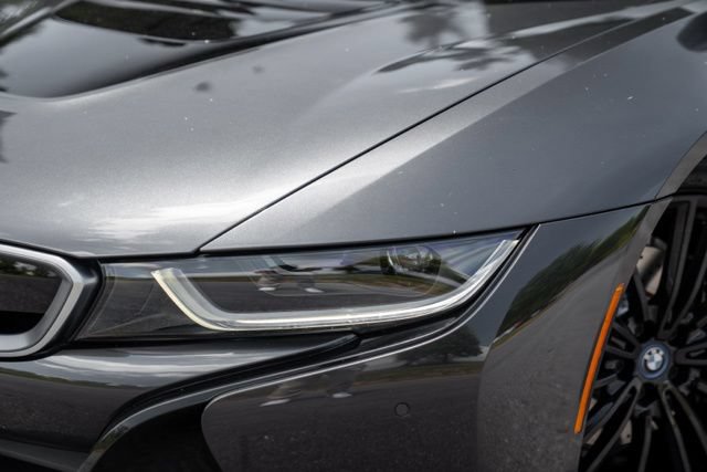 Used 2020 BMW i8 Coupe AWD/4WD image 4