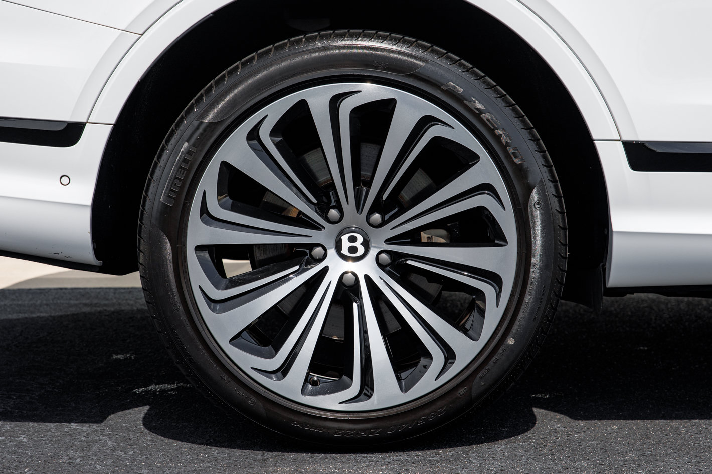 Used 2023 Bentley Bentayga Extended Wheelbase AWD/4WD image 12