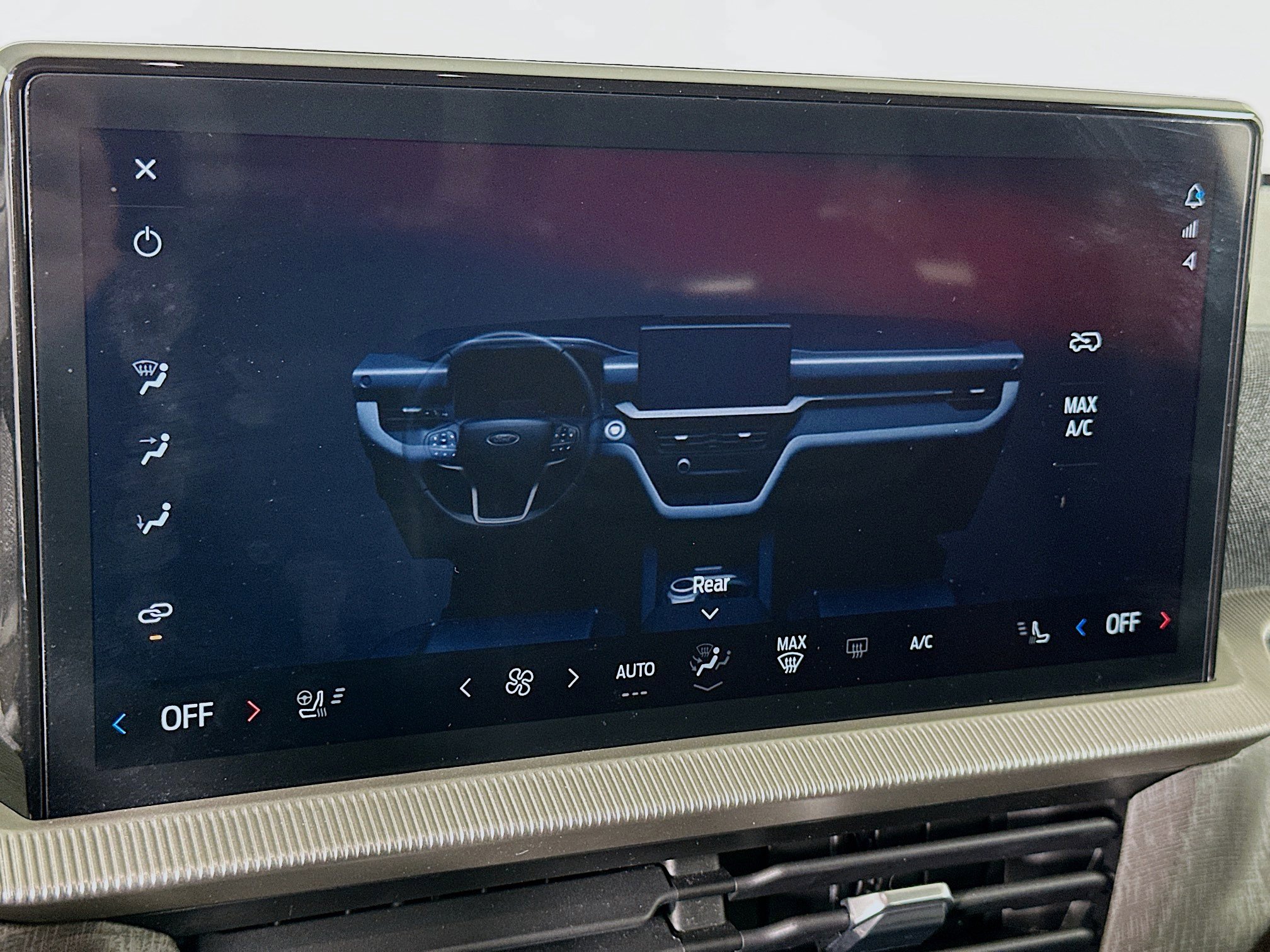 Used 2025 Ford Explorer Platinum image 24