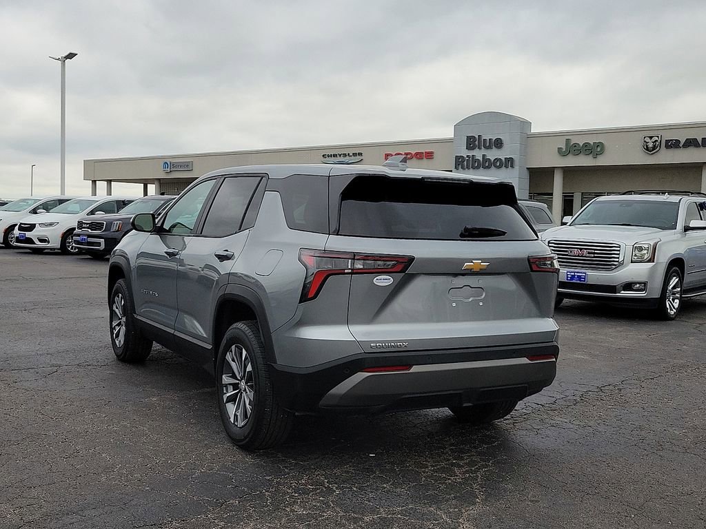 Used 2025 Chevrolet Equinox LT FWD image 4