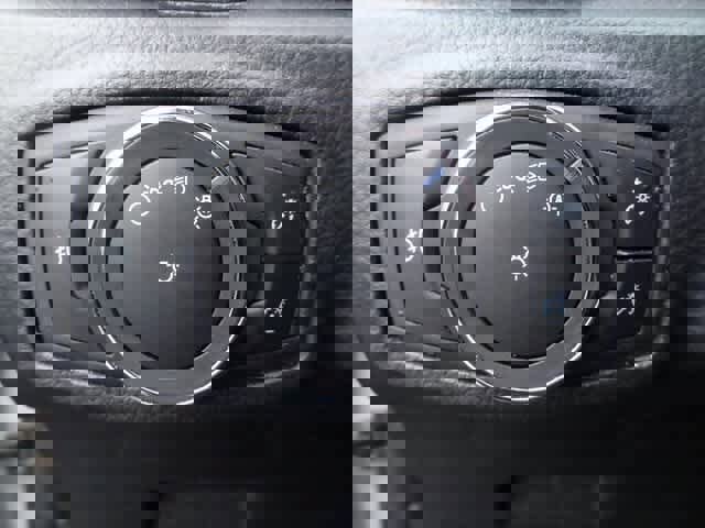 Used 2019 Ford Ranger XLT w/ Equipment Group 301A Mid image 9