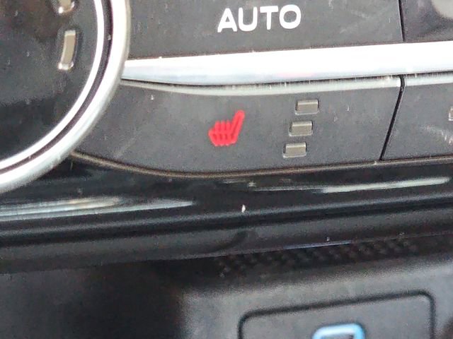 Used 2022 Ford Escape SE w/ SE Sport Appearance Package image 17