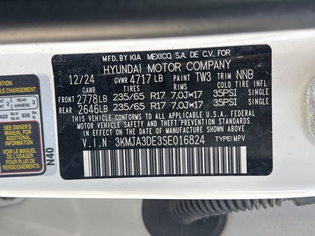 Used 2025 Hyundai Tucson SE image 30