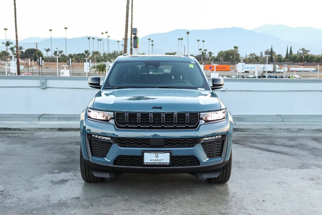 New 2026 Jeep Grand Cherokee L Limited w/ Limited Altitude Package AWD/4WD image 3