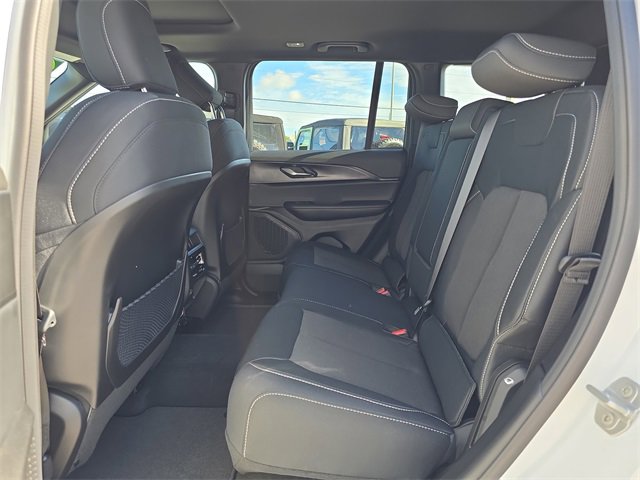 New 2025 Jeep Grand Cherokee Laredo X w/ Luxury Tech Group I image 14