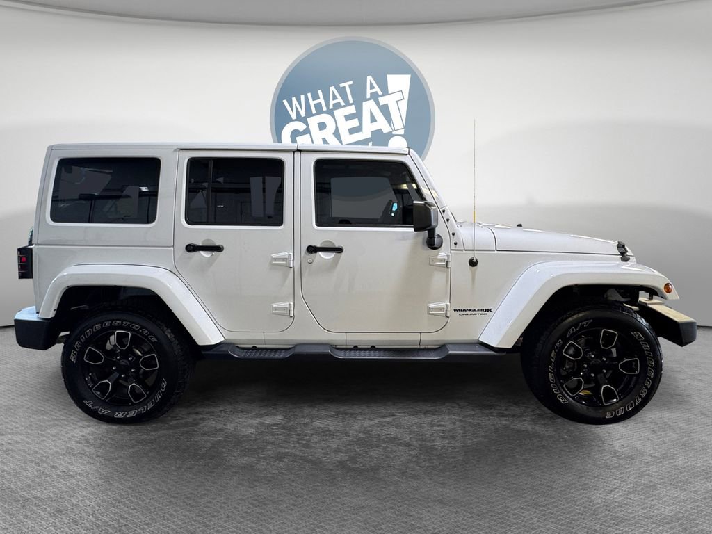 Used 2018 Jeep Wrangler Unlimited Sahara w/ Dual Top Group AWD/4WD image 2