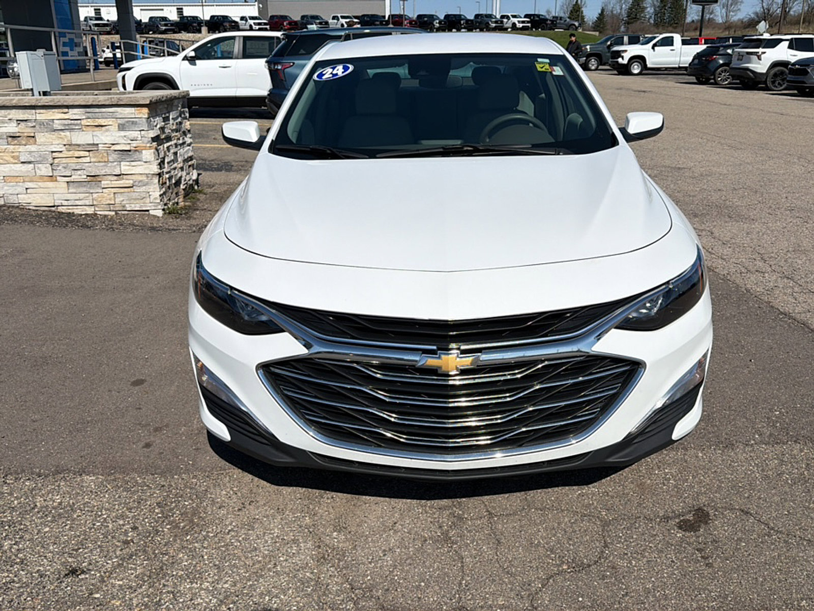 Used 2024 Chevrolet Malibu LS w/ Driver Confidence Package FWD image 2
